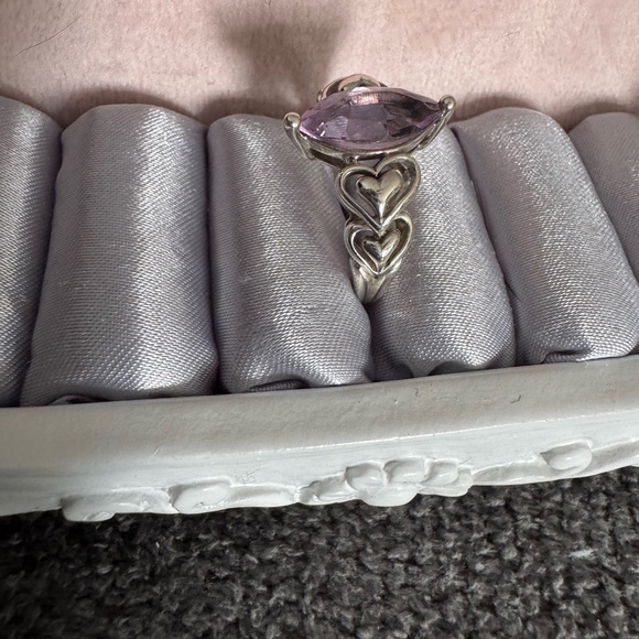 Elegant 925 Sterling Silver and genuine Amethyst heart ring. - Picture 4 of 15